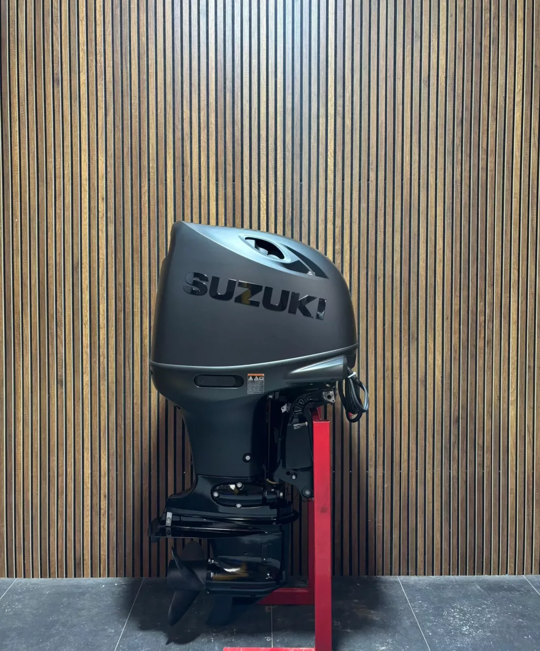 suzuki-140-pk-efi-stealth-line-68696-1063x1280-2.webp 2024 Suzuki 140 HP EFI Stealth Line outboard engine. - Image 1