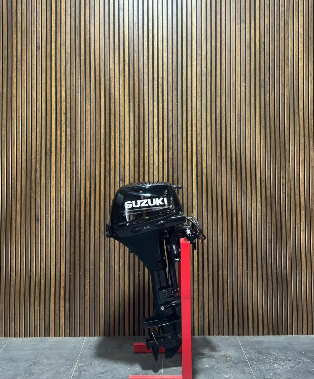 suzuki-20-pk-efi-21-69422-1060x1280-2.webp 2021 Suzuki 20 HP EFI outboard engine. - Image 1