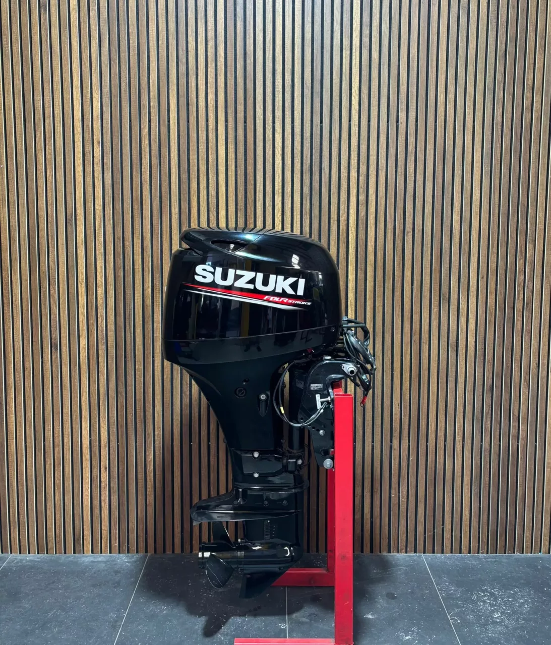 suzuki-50-pk-efi-17-68082-1093x1280-2.webp 2017 Suzuki 50 HP EFI outboard engine. - Image 1