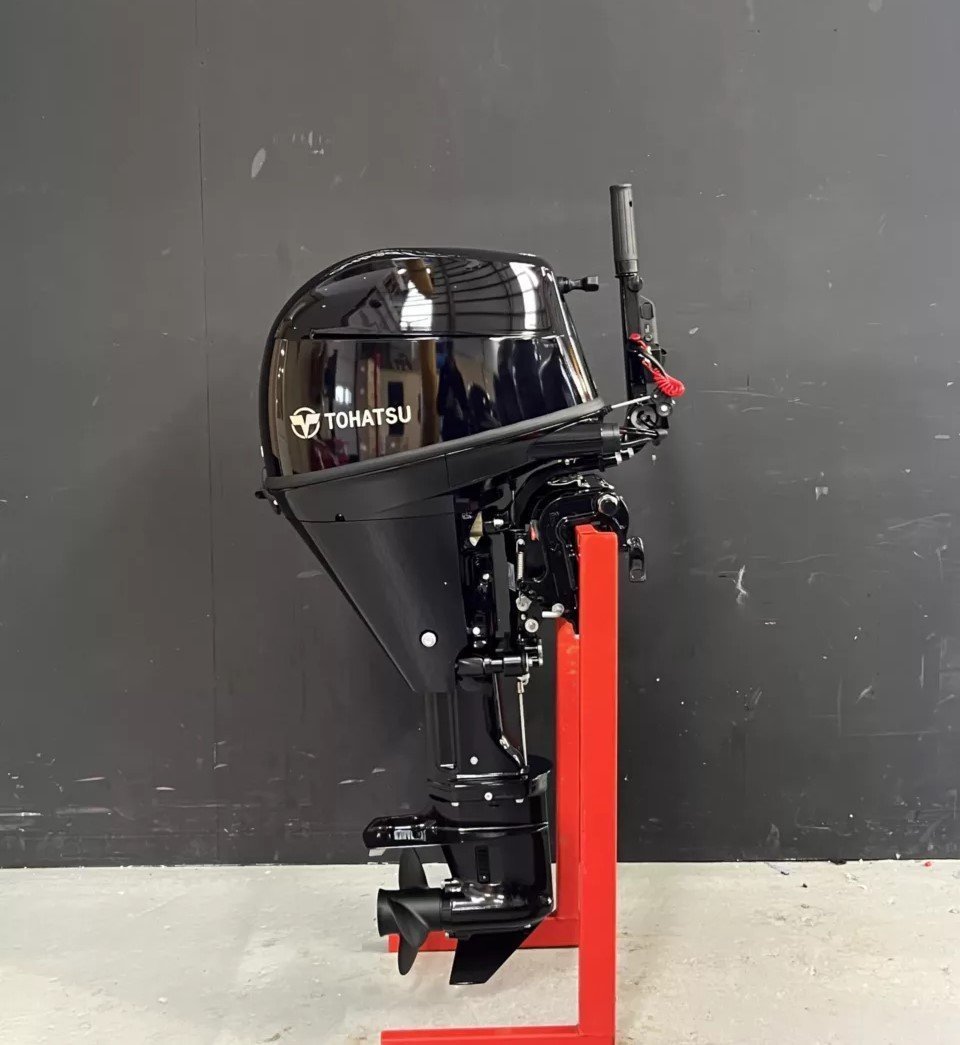 Tohatsu 25 HP EFI outboard engine.